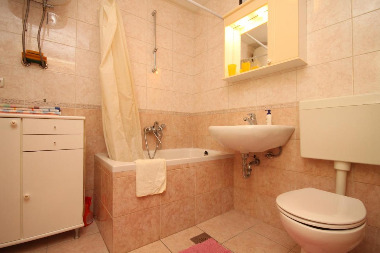 Apartments And Rooms With Parking Space Tucepi, Makarska - 6901 Exterior foto